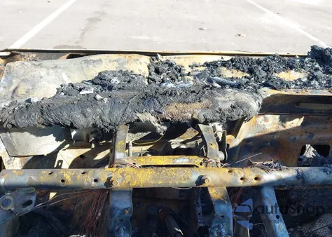 2016 Ford Focus Se z USA, uszkodzony, nr VIN 1FADP3K27GL328026